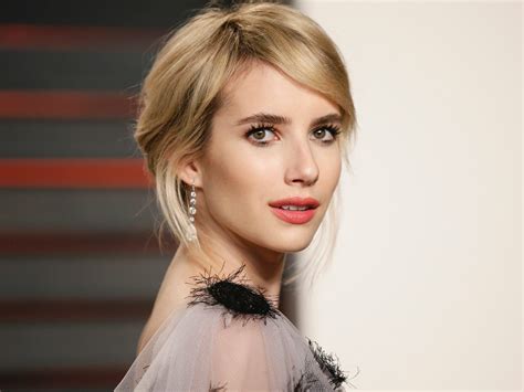 Emma Roberts says she blocked her mum on Instagram for。